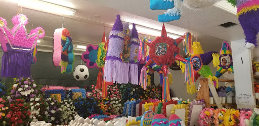 Florist «Davany Flowers & Pinatas», reviews and photos, 522 Cupples Rd, San Antonio, TX 78237, USA