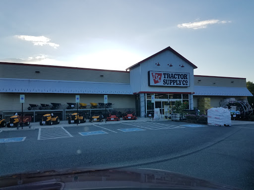 Tractor Supply Co., 201 Junction Dr, Ashland, VA 23005, USA, 