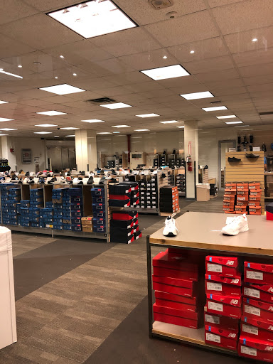 Shoe Store «DSW Designer Shoe Warehouse», reviews and photos, 8801 Queens Blvd, Elmhurst, NY 11373, USA