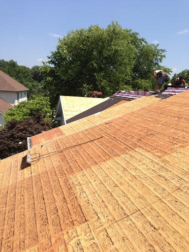 Stonebridge Roofing in Highland, Illinois