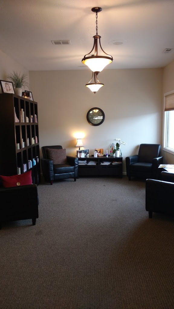 Waterlily Salon 43235