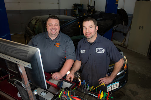 Auto Repair Shop «Honest Wrenches Automotive Repair», reviews and photos, 2015 NE 58th Ave, Des Moines, IA 50313, USA