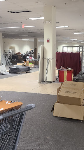 Shopping Mall «Fairgrounds Square Shopping Mall», reviews and photos, 3050 N 5th Street Hwy, Reading, PA 19605, USA