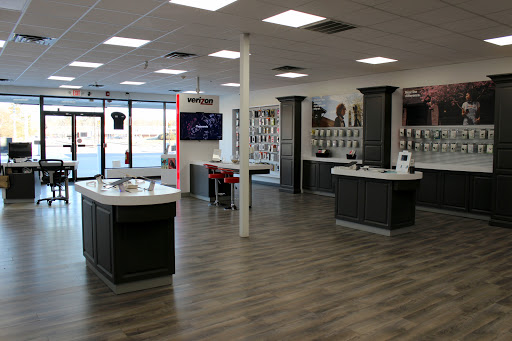 Cell Phone Store «Verizon Wireless Halifax MA», reviews and photos, 300 Plymouth St, Halifax, MA 02338, USA