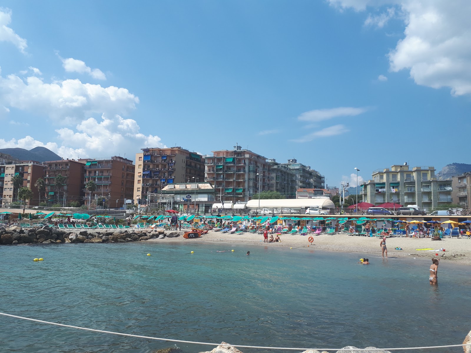 Foto di Alma Loano beach con baie grandi