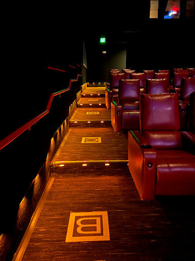 Movie Theater «AMC Loews Oak Tree 6», reviews and photos, 10006 Aurora Ave N, Seattle, WA 98133, USA