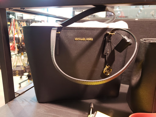 Department Store «Saks OFF 5TH», reviews and photos, 12995 Fair Lakes Shopping Center, Fairfax, VA 22033, USA