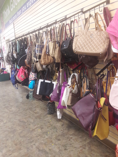 Thrift Store «Goodwill, Serving the People of Southern Los Angeles County», reviews and photos, 800 W Pacific Coast Hwy, Long Beach, CA 90806, USA