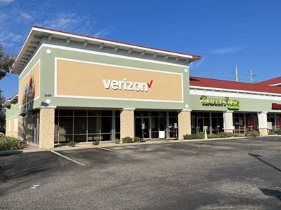 Cell Phone Store «Verizon», reviews and photos, 1169 Saxon Blvd #100, Orange City, FL 32763, USA