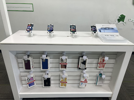 Cell Phone Store «Cricket Wireless Authorized Retailer», reviews and photos, 4425 W Ashlan Ave #107, Fresno, CA 93722, USA