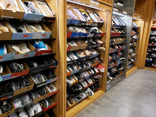 Department Store «Century 21 Department Store», reviews and photos, 61-35 Junction Blvd, Rego Park, NY 11374, USA