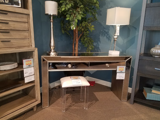 Furniture Store «Art Van Furniture - Auburn Hills», reviews and photos, 4612 Baldwin Rd, Auburn Hills, MI 48326, USA