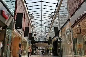 Les Passages Shopping Center image
