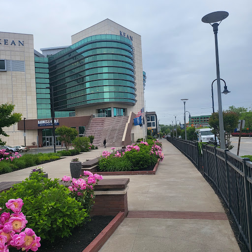 Book Store «Barnes & Noble», reviews and photos, 1040 Morris Ave, Union, NJ 07083, USA