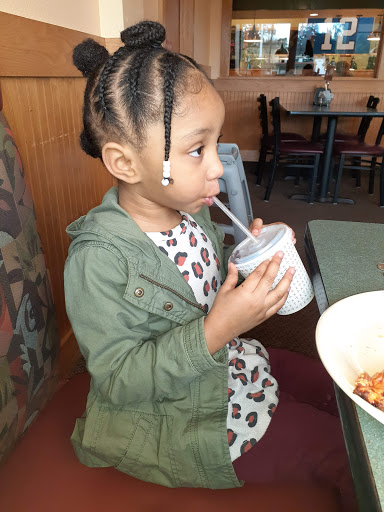 Pizza Restaurant «Round Table Pizza», reviews and photos, 15730 1st Avenue South, Burien, WA 98148, USA