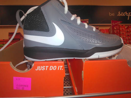 Shoe Store «Shoe Carnival», reviews and photos, 2633 Lakewood Village Dr, North Little Rock, AR 72116, USA