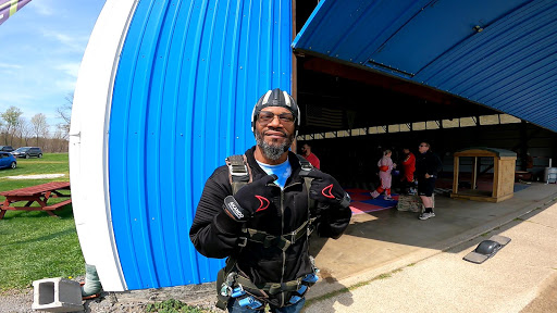 Skydiving Center «Cleveland Skydiving Center», reviews and photos, 15199 Grove Rd, Garrettsville, OH 44231, USA