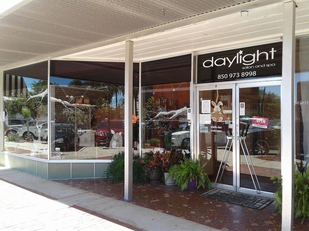 Daylight Salon & Spa LLC 32340