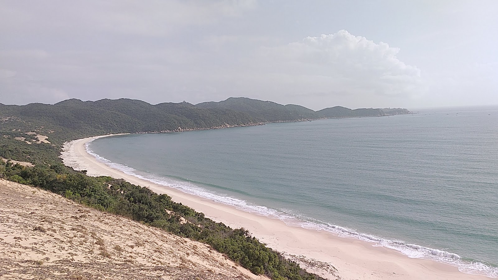 Φωτογραφία του Na Beach άγρια περιοχή