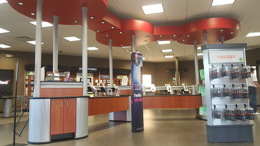 Cell Phone Store «Verizon Authorized Retailer – Cellular Sales», reviews and photos, 3971 Veterans Memorial Pkwy #840, St Peters, MO 63376, USA