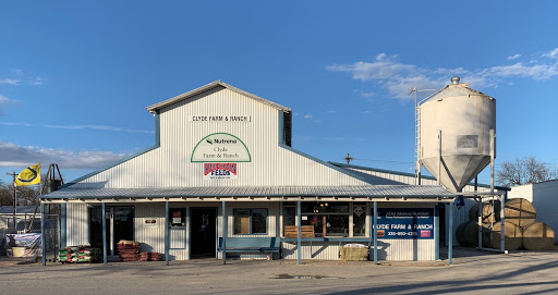 Lawrence Farm and Ranch Supply in Cross Plains, Texas