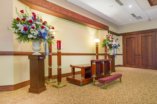 Cemetery «Chapel Hill Gardens South Funeral Home and Cemetery», reviews and photos, 11333 S Central Ave, Oak Lawn, IL 60453, USA