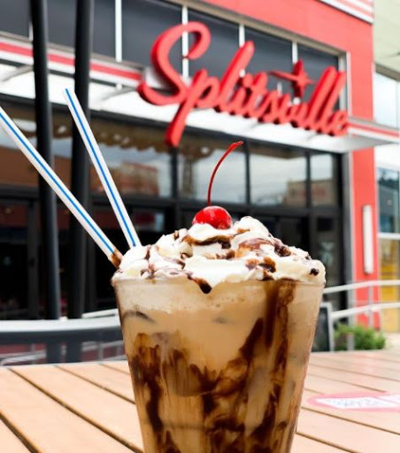 Bar & Grill «Howl at the Moon | Splitsville Luxury Lanes», reviews and photos, 220 Patriot Pl, Foxborough, MA 02035, USA