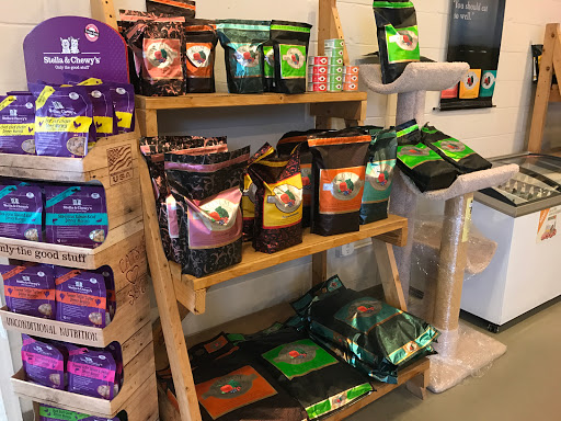 Pet Supply Store «Crunchies Natural Pet Foods», reviews and photos, 2421 Crofton Ln # 11, Crofton, MD 21114, USA