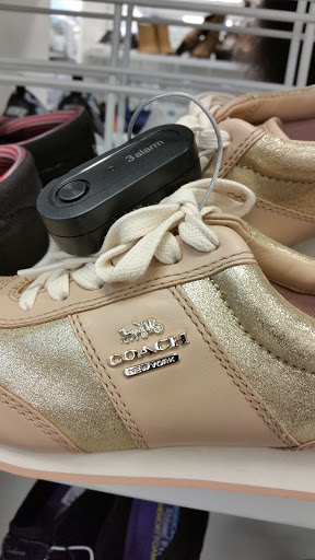 Clothing Store «Ross Dress for Less», reviews and photos, 2757 Papermill Rd, Reading, PA 19610, USA