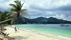 Photo de Chalok Lam Beach avec rivage droit, long