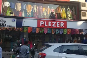 Plezer family shop image