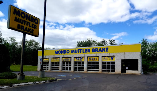 Auto Repair Shop «Monro Muffler Brake & Service», reviews and photos, 936 Central St, Franklin, NH 03235, USA