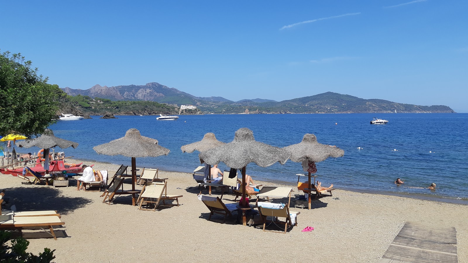 Φωτογραφία του Spiaggia di Calanova ubicado en área natural