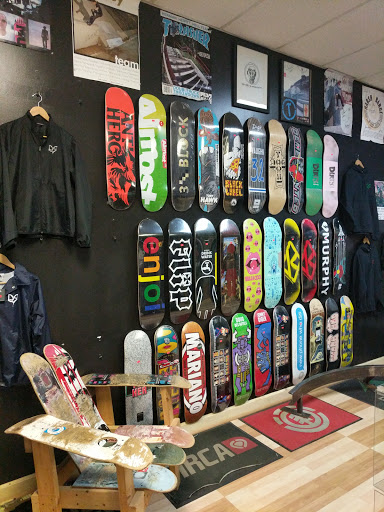 Skateboard Shop «Demented Skate Shop», reviews and photos, 5617 Liberty Fairfield Rd #1, Liberty Township, OH 45011, USA