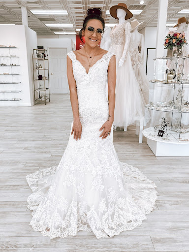 Bridal Shop «Strut Bridal Salon - Sizes 12+», reviews and photos, 226 W Southern Ave, Tempe, AZ 85282, USA