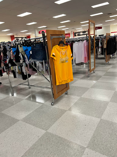 Department Store «T.J. Maxx & HomeGoods», reviews and photos, 103 S Mt Juliet Rd #610, Mt Juliet, TN 37122, USA