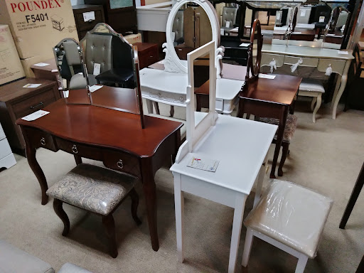 Bedroom Furniture Store «Furniture & Mattress World», reviews and photos, 4020 E Thomas Rd, Phoenix, AZ 85018, USA