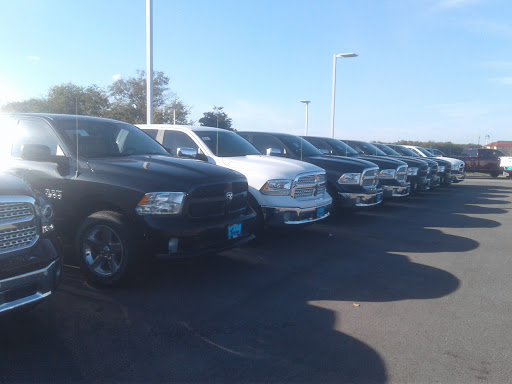 Car Dealer «Yaklin Chrysler Dodge Jeep RAM», reviews and photos, 1550 W Kingsbury St, Seguin, TX 78155, USA