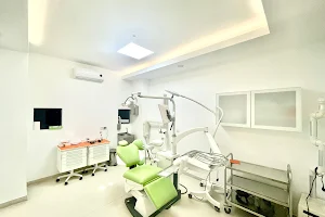 Clinica Dentbom image