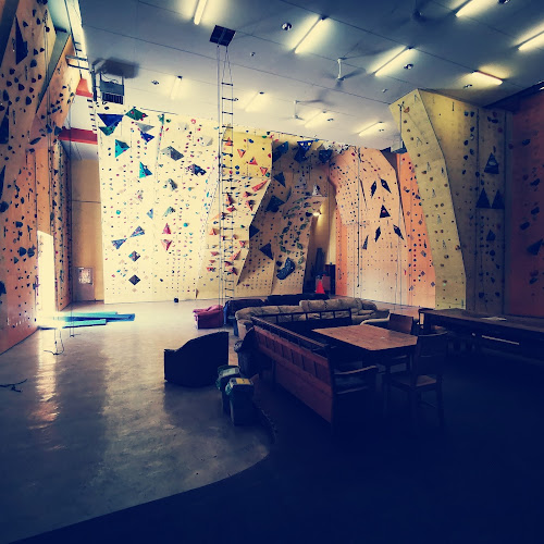 Rezensionen über Kletterhalle Camp 4 in Risch - Fitnessstudio