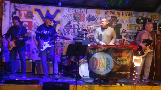 Beauty Salon «Oceans Edge Salon & Spa», reviews and photos, 818 Surfside Dr, Surfside Beach, SC 29575, USA