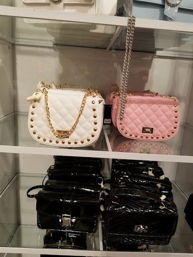 Clothing Store «Forever 21», reviews and photos, 10300 Little Patuxent Pkwy #1780, Columbia, MD 21044, USA