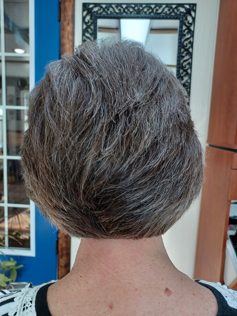 Guys & Dolls Hair Salon 23336