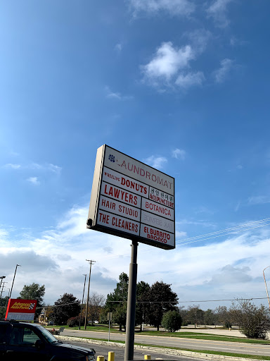 Shopping Mall «Lynn Plaza Shopping Center», reviews and photos, 520-600 W Dundee Rd, Wheeling, IL 60090, USA