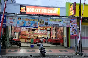 Rocket Chicken Genteng image