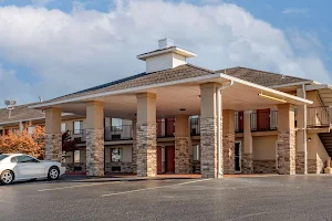 Quality Inn Russellville I-40 image