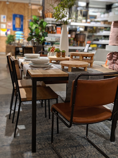 Furniture Store «west elm», reviews and photos, 400 W 47th St, Kansas City, MO 64112, USA