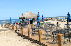 Foto von The Shores Club Beach und die siedlung