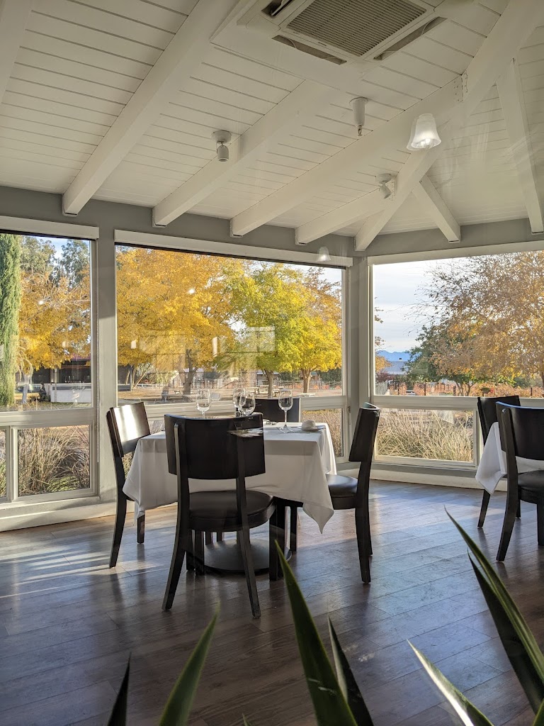 Symphony's Restaurant 89048