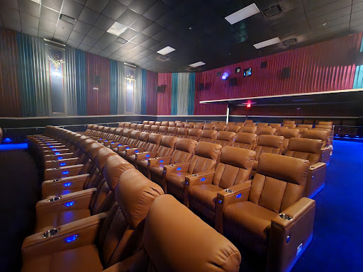 Movie Theater «Fox Lake Theatre: Classic Cinemas», reviews and photos, 115 Towne Centre Lane, Fox Lake, IL 60020, USA